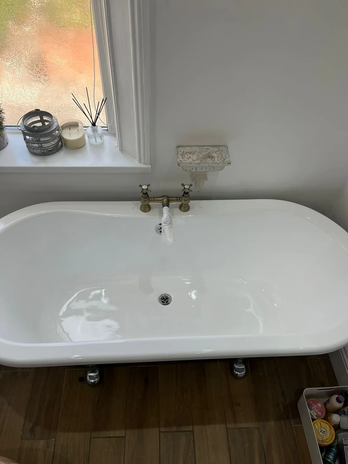 Freestanding bath refinishing — After